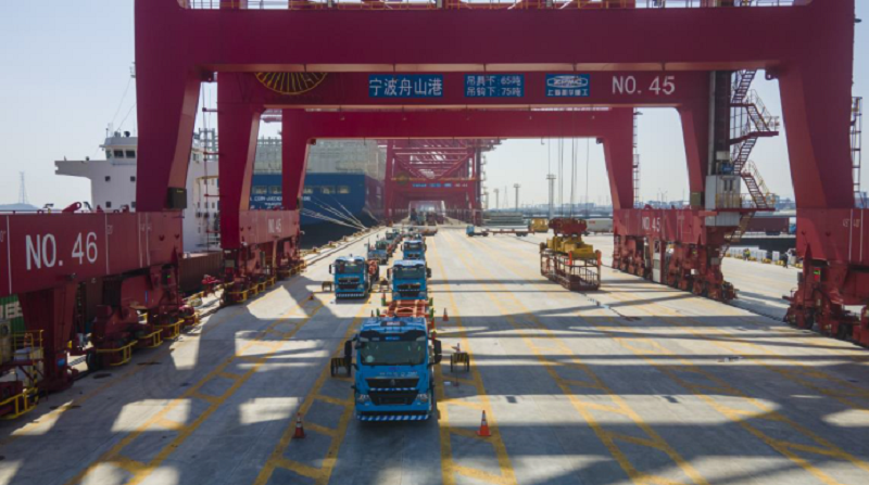 Operation of 5G smart container trucks